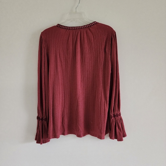 Lucky Brand Embroidered Bell Cuff Sleeve Waffle Knit Top Size 1X - Picture 5 of 12